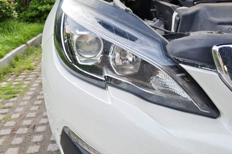 Used Peugeot 308 2016 1.6L Automatic Luxury Edition Right Front Headlight