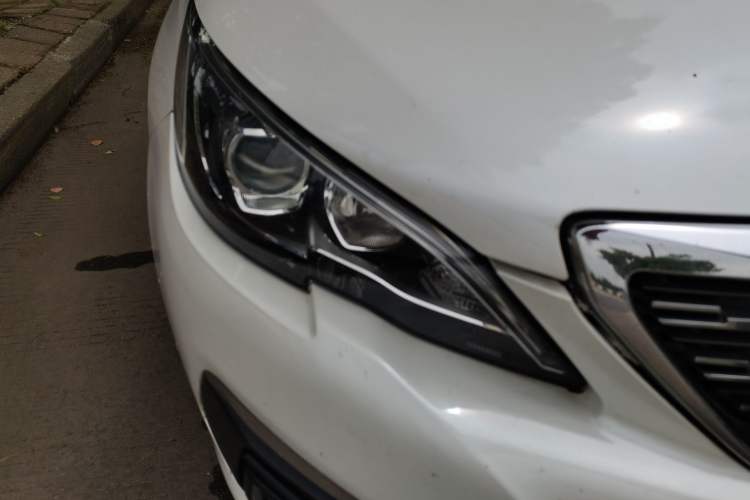 Used Peugeot 308 2016 230THP Automatic Luxury Edition Right Front Headlight