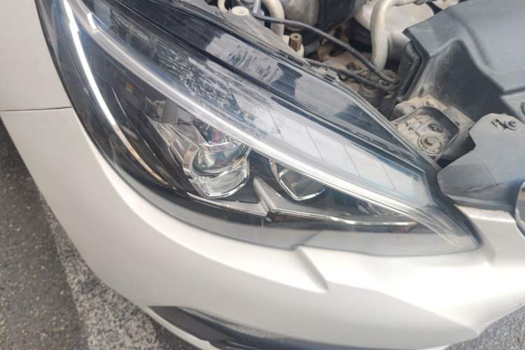 Used Peugeot 308 2016 1.6L Automatic Luxury Edition Right Front Headlight