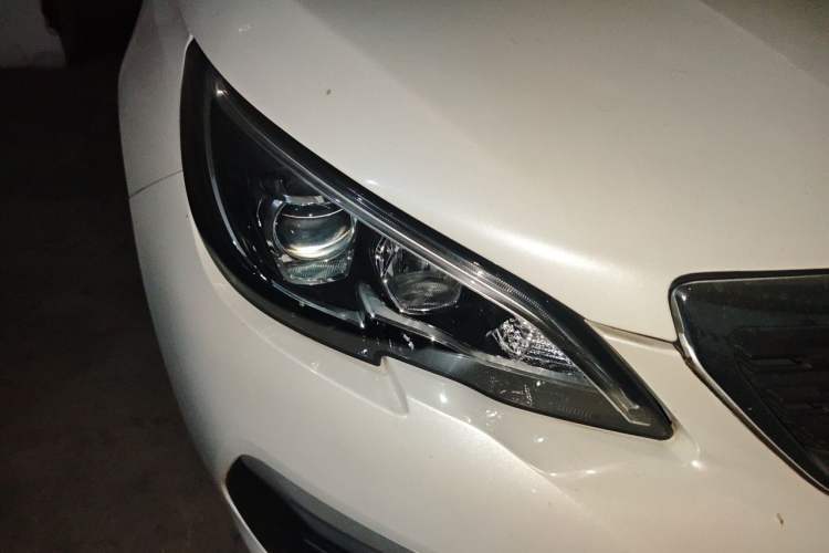 Used Peugeot 308 2016 1.6L Automatic Fashion Edition Right Front Headlight
