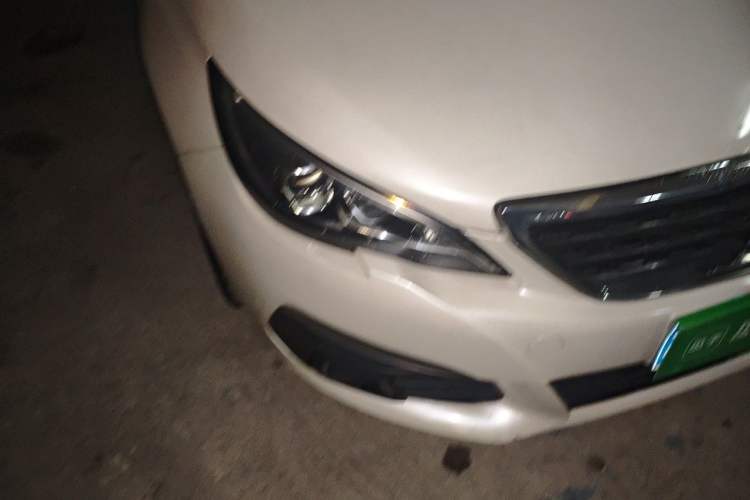 Used Peugeot 308 2016 1.6L Automatic Luxury Edition Right Front Headlight