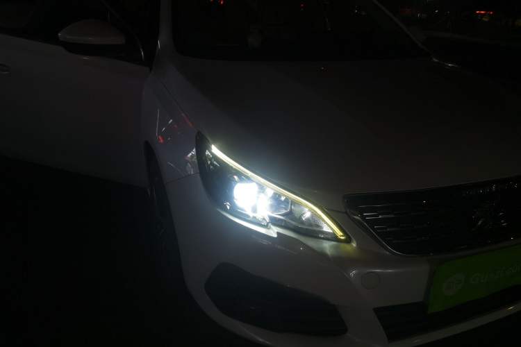 Used Peugeot 308 2016 1.6L Automatic Luxury Edition Right Front Headlight