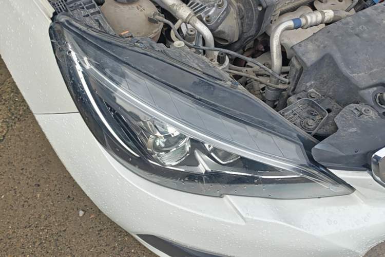 Used Peugeot 308 2016 1.6L Manual Fashion Edition Right Front Headlight