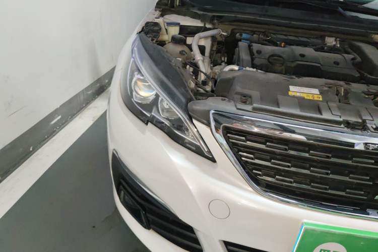 Used Peugeot 308 2016 1.6L Automatic Luxury Edition Right Front Headlight