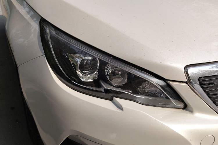 Used Peugeot 308 2016 1.6L Manual Fashion Edition Right Front Headlight