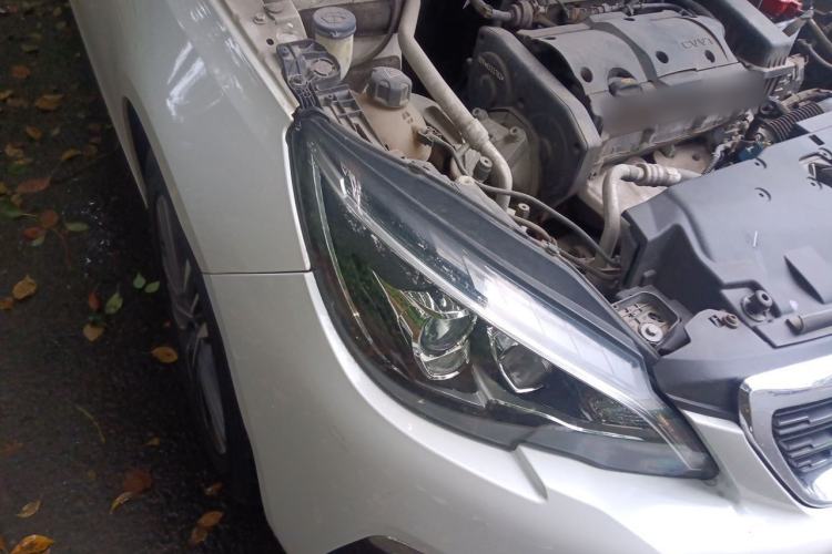 Used Peugeot 308 2016 1.6L Automatic Luxury Edition Right Front Headlight