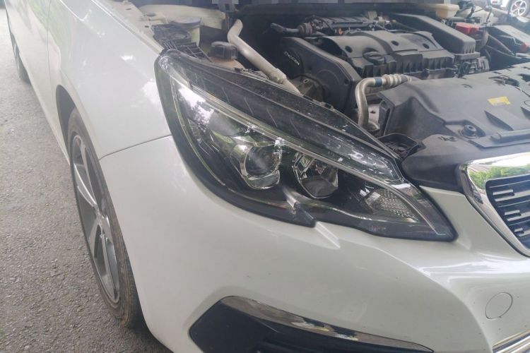 Used Peugeot 308 2016 1.6L Automatic Luxury Edition Right Front Headlight