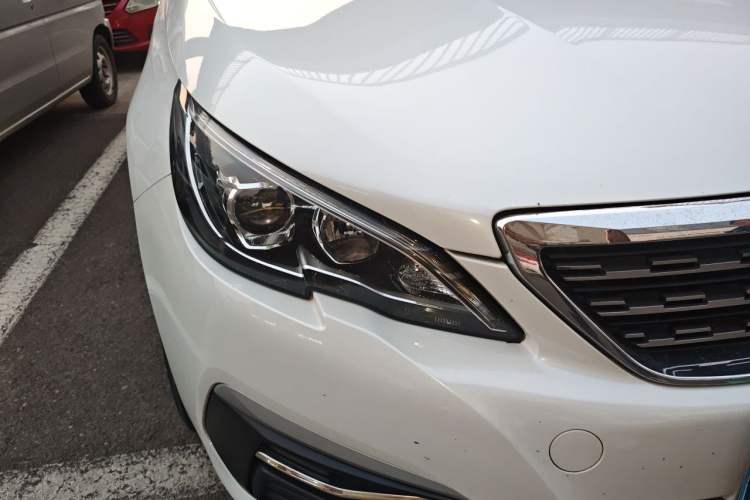 Used Peugeot 308 2016 1.6L Manual Fashion Edition Right Front Headlight