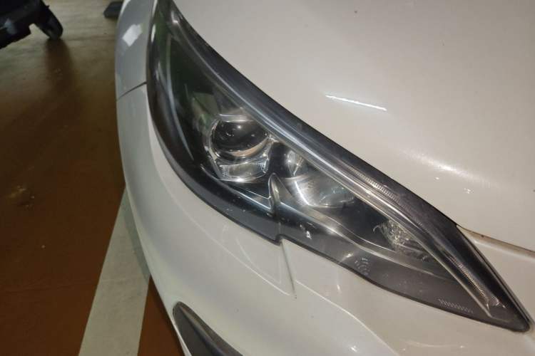 Used Peugeot 308 2016 1.6L Automatic Luxury Edition Right Front Headlight