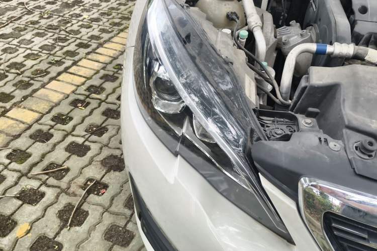 Used Peugeot 308 2016 1.6L Automatic Luxury Edition Right Front Headlight