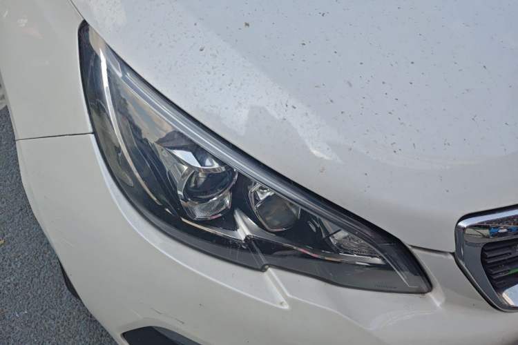 Used Peugeot 308 2016 1.6L Automatic Luxury Edition Right Front Headlight