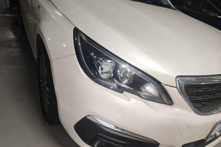 Used Peugeot 308 2016 230THP Automatic Luxury Edition Right Front Headlight