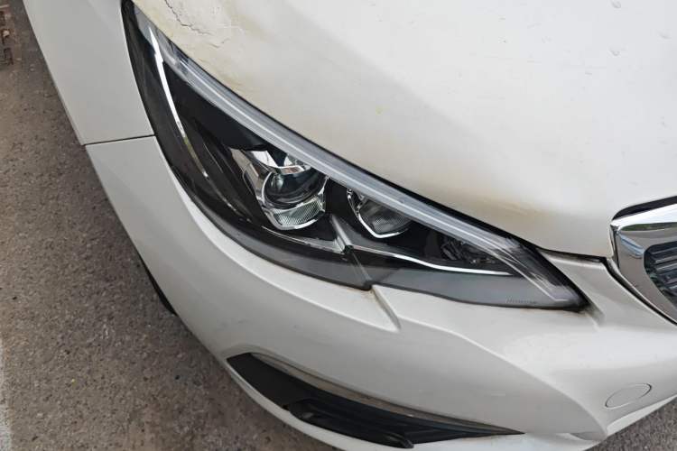 Used Peugeot 308 2016 230THP Automatic Luxury Edition Right Front Headlight