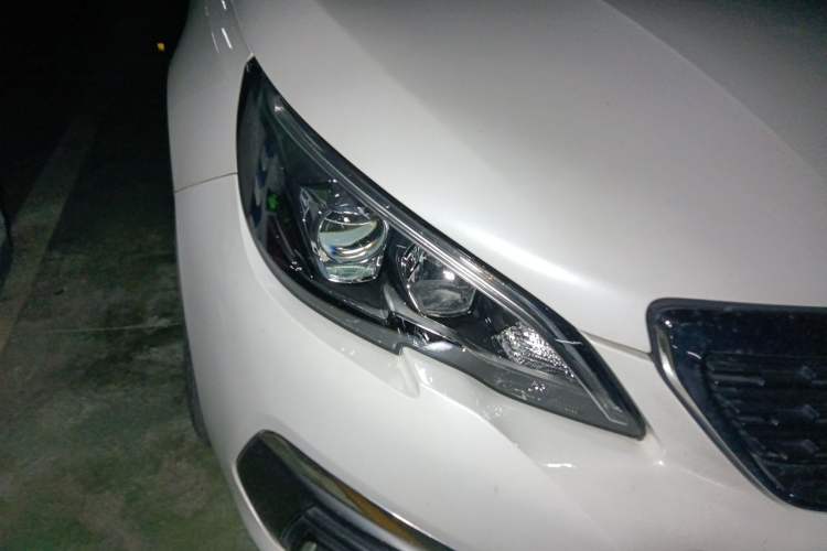 Used Peugeot 308 2016 1.6L Automatic Luxury Edition Right Front Headlight