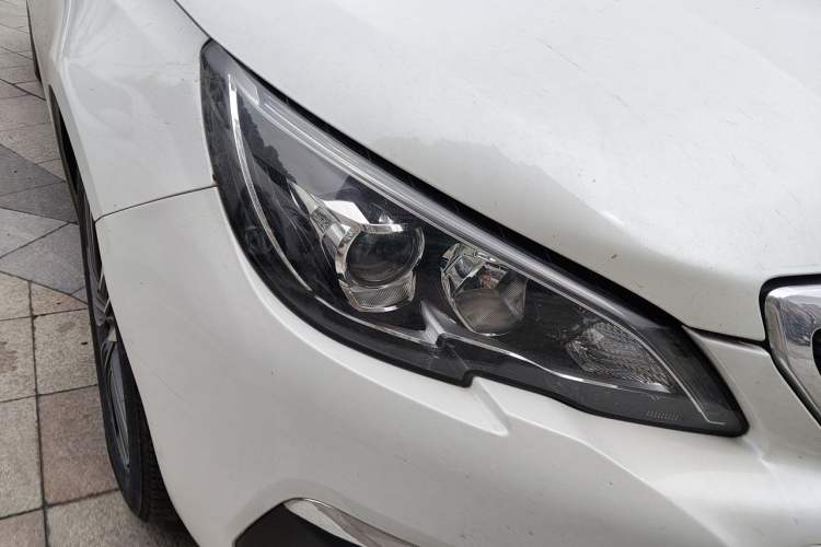 Used Peugeot 308 2016 1.6L Automatic Luxury Edition Right Front Headlight
