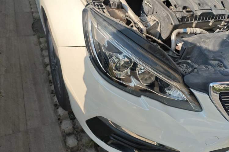 Used Peugeot 308 2016 1.6L Automatic Luxury Edition Right Front Headlight