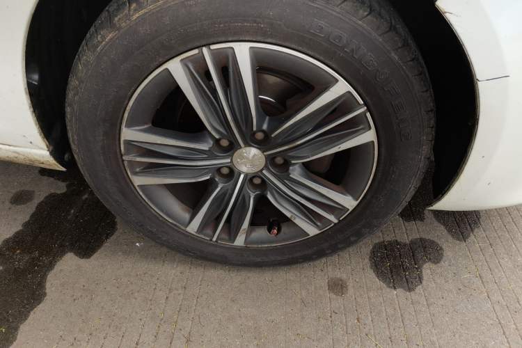 Used Peugeot 308 2016 230THP Automatic Luxury Edition Right Front Wheel Hub