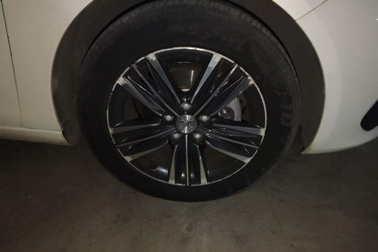Used Peugeot 308 2016 1.6L Automatic Fashion Edition Right Front Wheel Hub