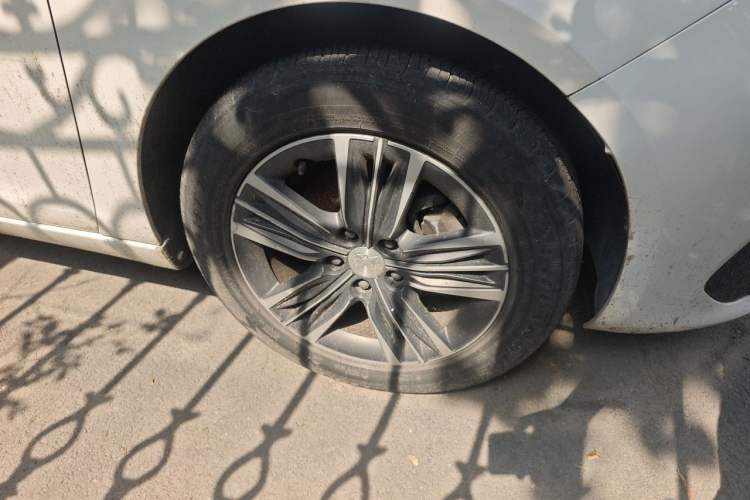 Used Peugeot 308 2016 1.6L Automatic Fashion Edition Right Front Wheel Hub