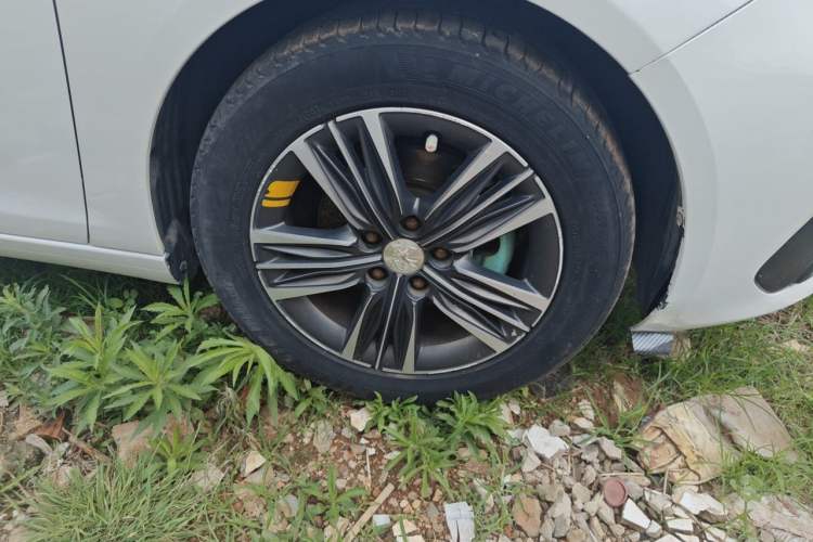Used Peugeot 308 2016 230THP Manual Fashion Edition Right Front Wheel Hub