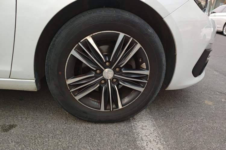 Used Peugeot 308 2016 1.6L Manual Fashion Edition Right Front Wheel Hub