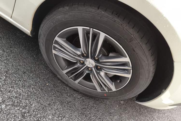 Used Peugeot 308 2016 1.6L Automatic Luxury Edition Right Front Wheel Hub