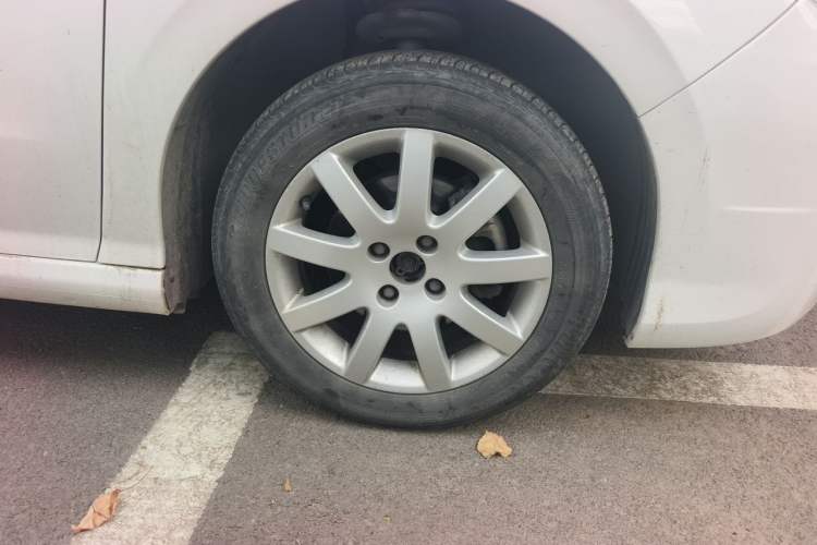 Used Peugeot 308 2016 1.6L Automatic Fashion Edition Right Front Wheel Hub