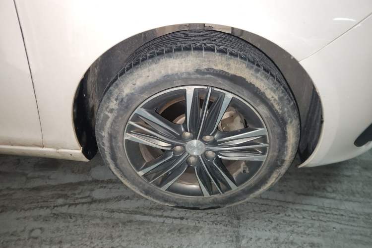 Used Peugeot 308 2016 1.6L Manual Fashion Edition Right Front Wheel Hub