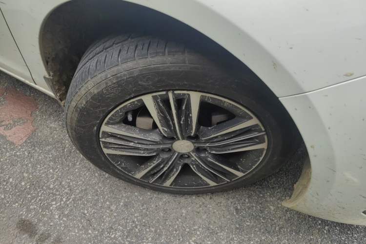 Used Peugeot 308 2016 1.6L Automatic Luxury Edition Right Front Wheel Hub