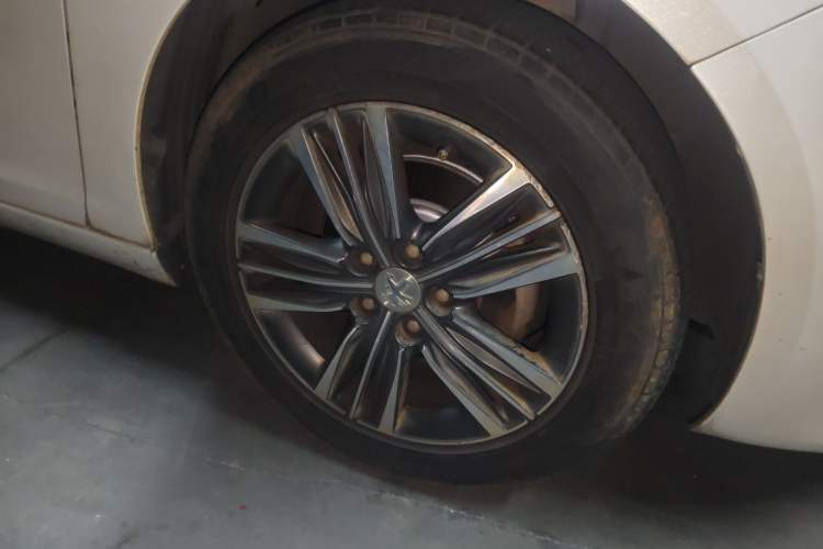 Used Peugeot 308 2016 1.6L Automatic Luxury Edition Right Front Wheel Hub
