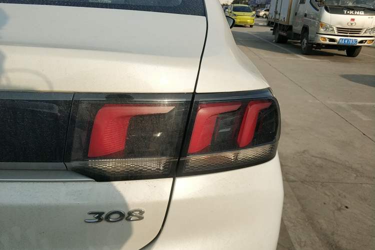 Used Peugeot 308 2016 1.6L Automatic Luxury Edition Right Rear Taillight