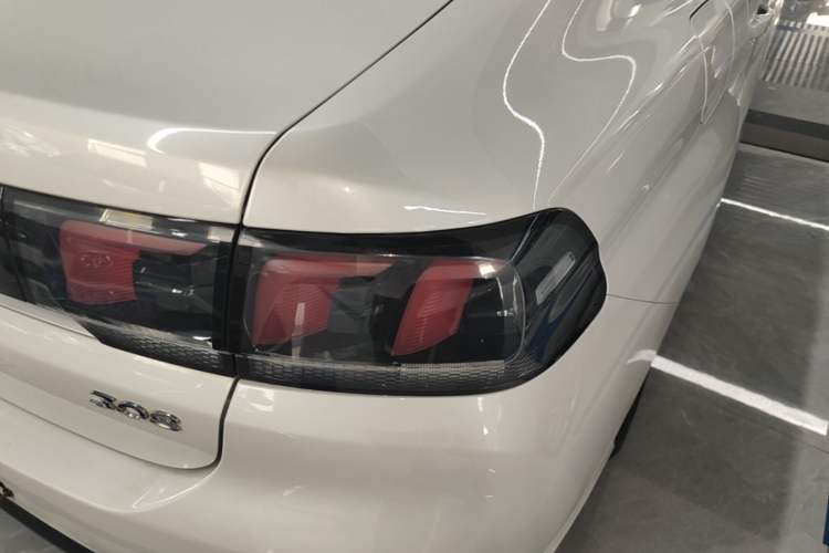 Used Peugeot 308 2016 1.6L Automatic Luxury Edition Right Rear Taillight