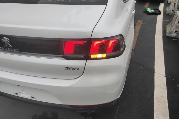 Used Peugeot 308 2016 1.6L Automatic Luxury Edition Right Rear Taillight