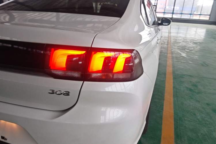 Used Peugeot 308 2016 1.6L Manual Fashion Edition Right Rear Taillight