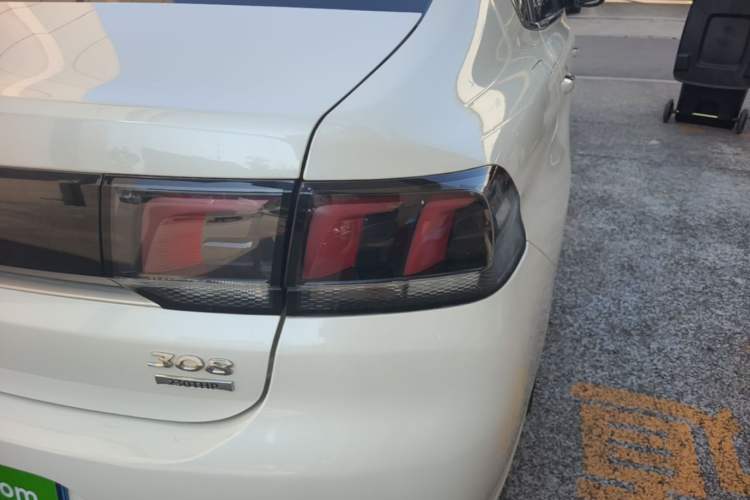 Used Peugeot 308 2016 230THP Automatic Luxury Edition Right Rear Taillight