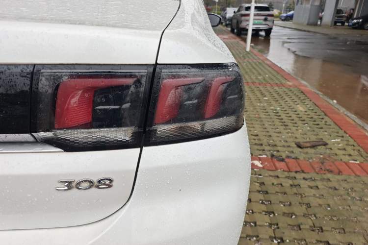Used Peugeot 308 2016 1.6L Automatic Fashion Edition Right Rear Taillight