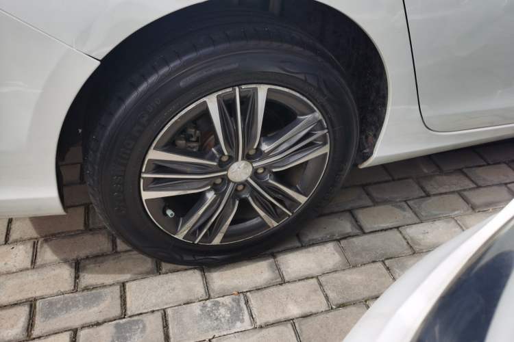 Used Peugeot 308 2016 1.6L Automatic Luxury Edition Right Rear Wheel Hub