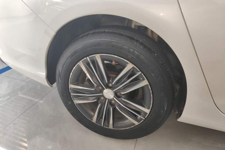 Used Peugeot 308 2016 1.6L Automatic Luxury Edition Right Rear Wheel Hub