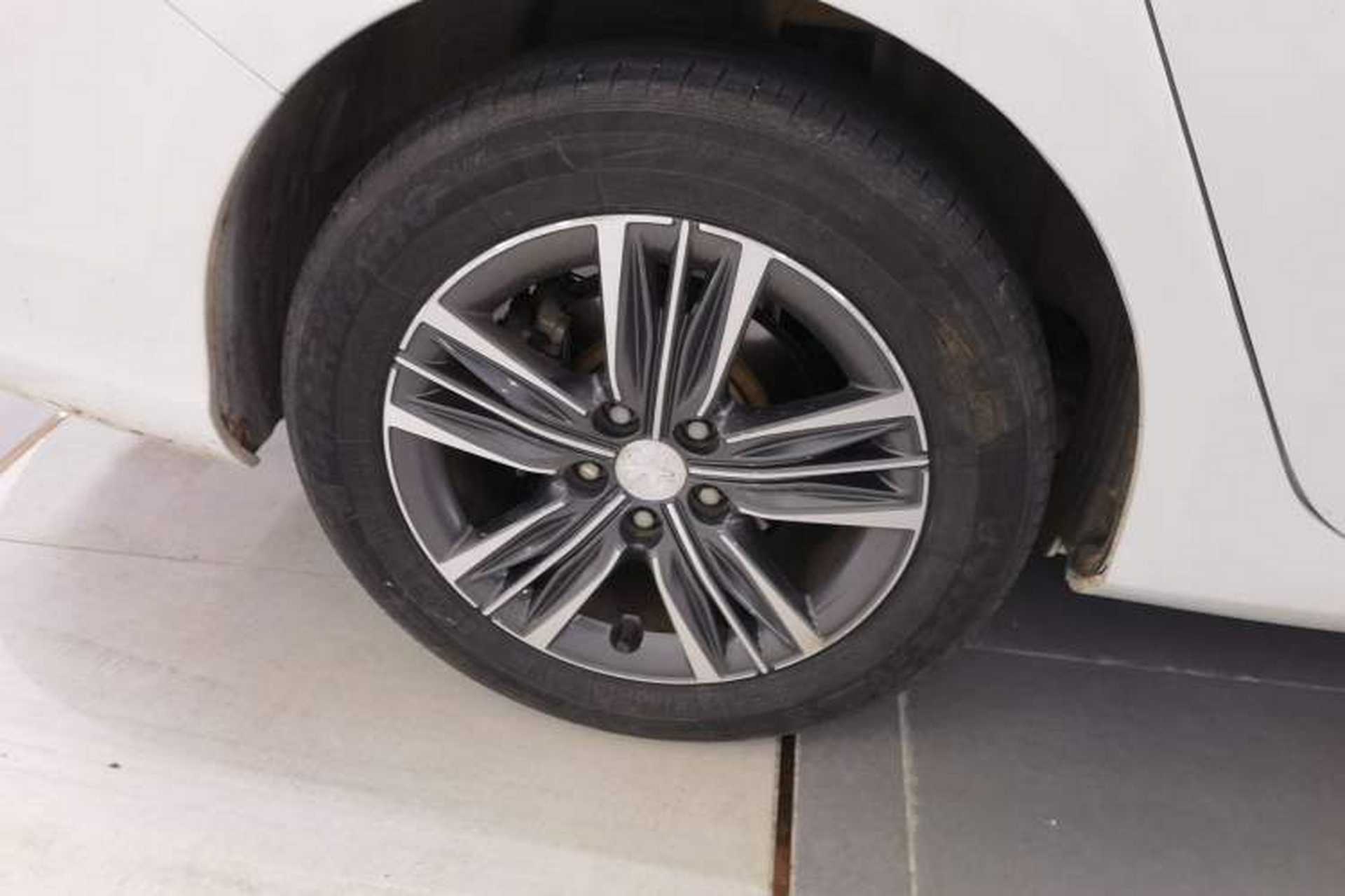 Used Peugeot 308 2016 1.6L Automatic Luxury Edition Right Rear Wheel Hub