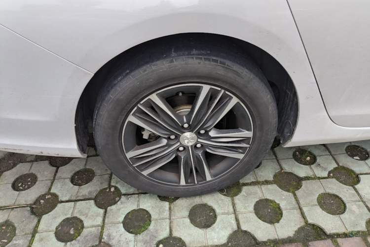 Used Peugeot 308 2016 1.6L Automatic Luxury Edition Right Rear Wheel Hub