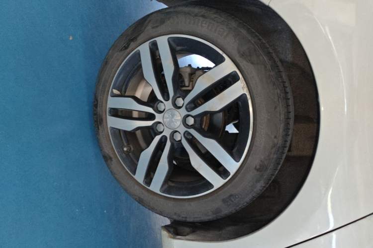 Used Peugeot 308 2016 350THP Automatic Prestige Edition Right Rear Wheel Hub
