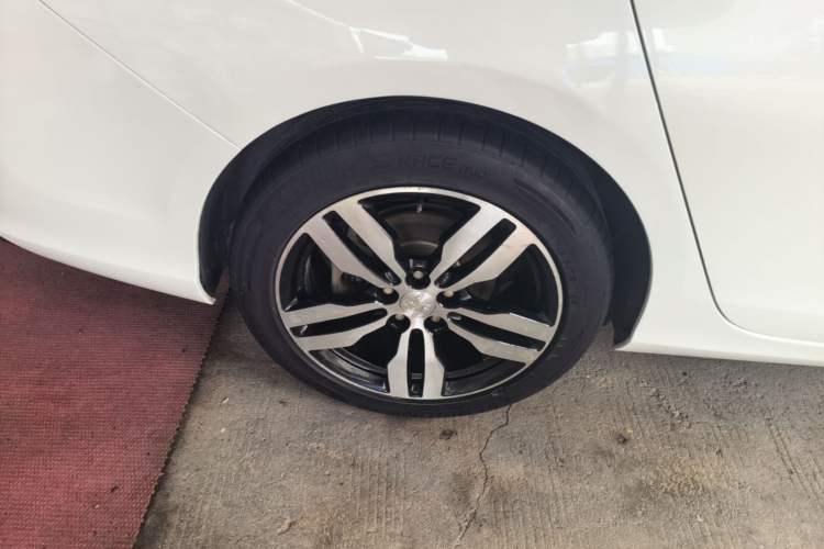 Used Peugeot 308 2016 350THP Automatic Prestige Edition Right Rear Wheel Hub
