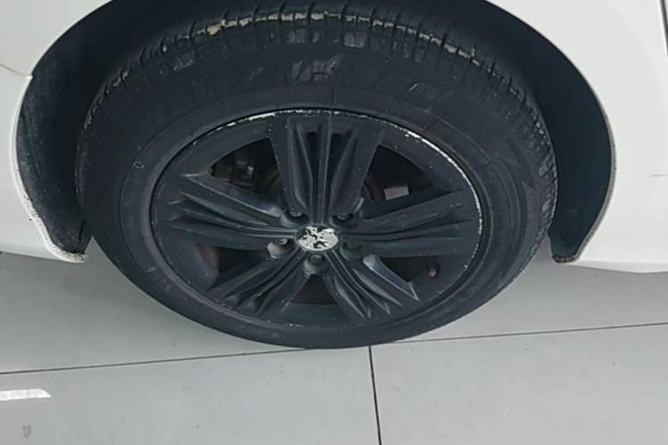 Used Peugeot 308 2016 1.6L Automatic Luxury Edition Right Rear Wheel Hub