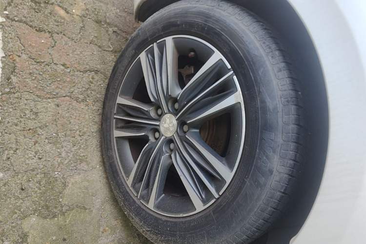 Used Peugeot 308 2016 1.6L Automatic Luxury Edition Right Rear Wheel Hub