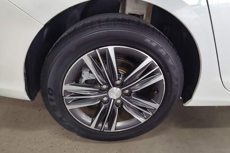 Used Peugeot 308 2016 1.6L Manual Fashion Edition Right Rear Wheel Hub
