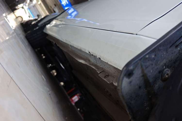 Used Peugeot 308 2016 1.6L Automatic Luxury Edition Right Side Sill