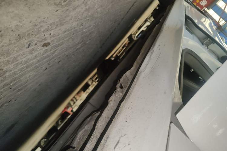 Used Peugeot 308 2016 1.6L Automatic Luxury Edition Right Side Sill