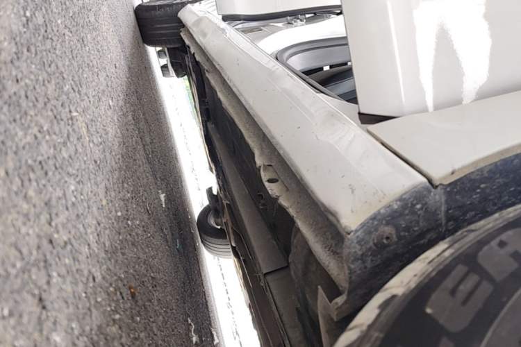 Used Peugeot 308 2016 1.6L Automatic Luxury Edition Right Side Sill