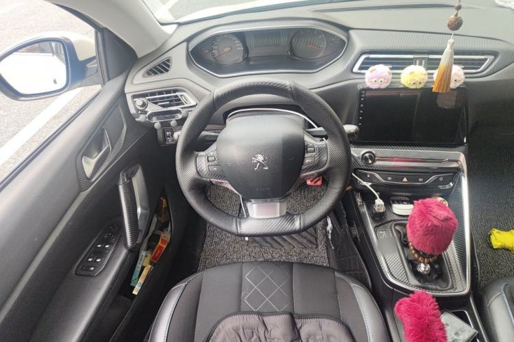Used Peugeot 308 2016 1.6L Automatic Luxury Edition Steering Wheel