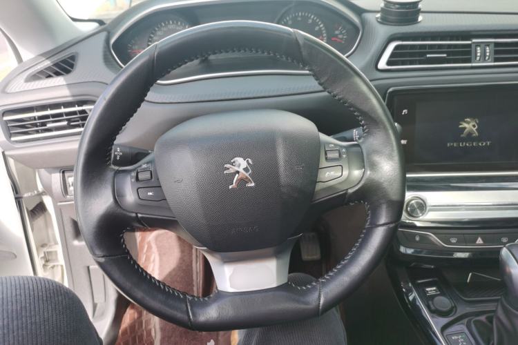 Used Peugeot 308 2016 1.6L Automatic Luxury Edition Steering Wheel